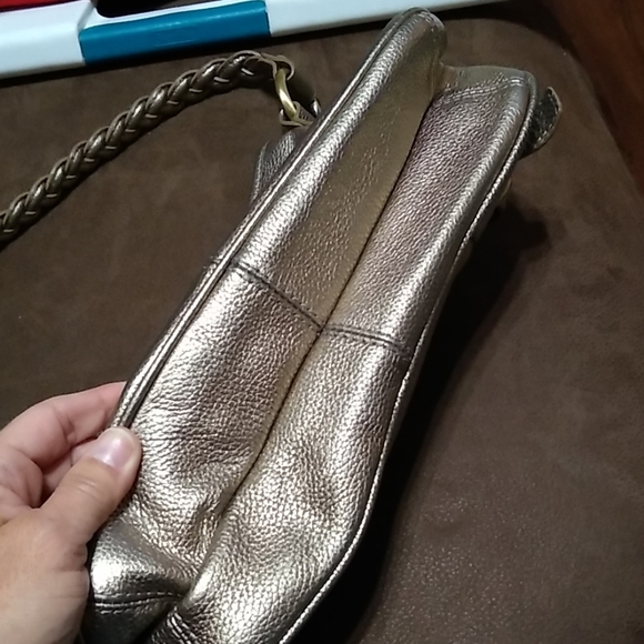 Elliott Lucca like new gold leather bag - Picture 3 of 4